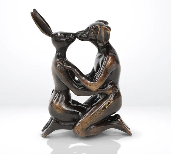 The Kiss That Stopped Time (bronze)
