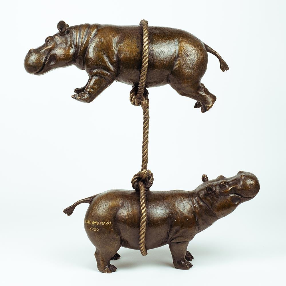 Hippos support each other
